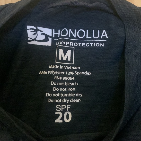 Like new. Long sleeve rash guard. SPF 20 sun protection. - Picture 3 of 3